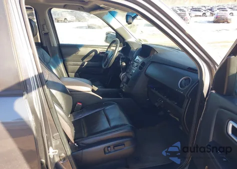 2013 Honda Pilot Touring z USA, uszkodzony, nr VIN 5FNYF4H96DB036066